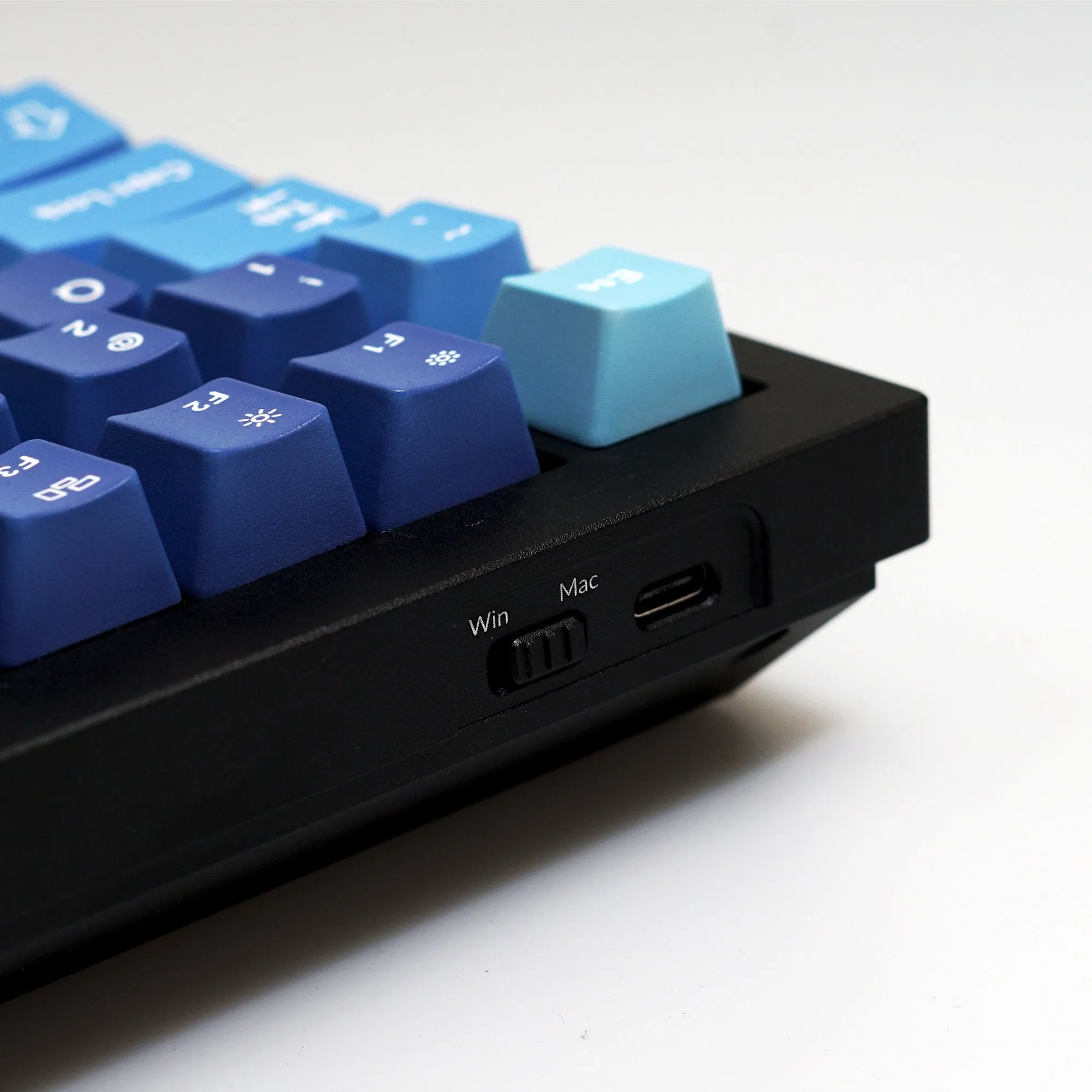 Custom Q1 QMK Mechanical Keyboard (Q1 Carbon Black w/ Knob)(Ocean Keycap)