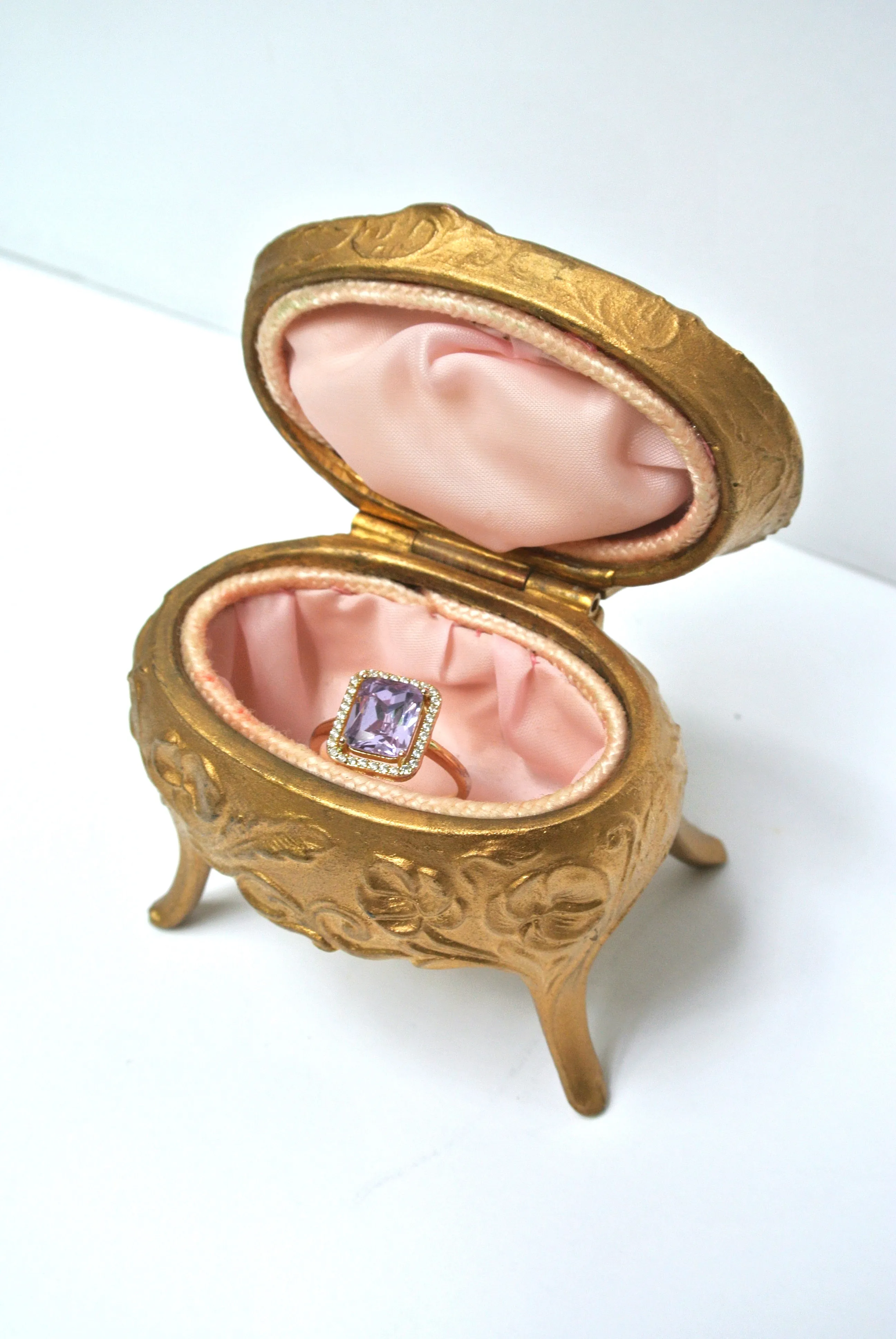 Garden Party in Pink Ring Box (small)