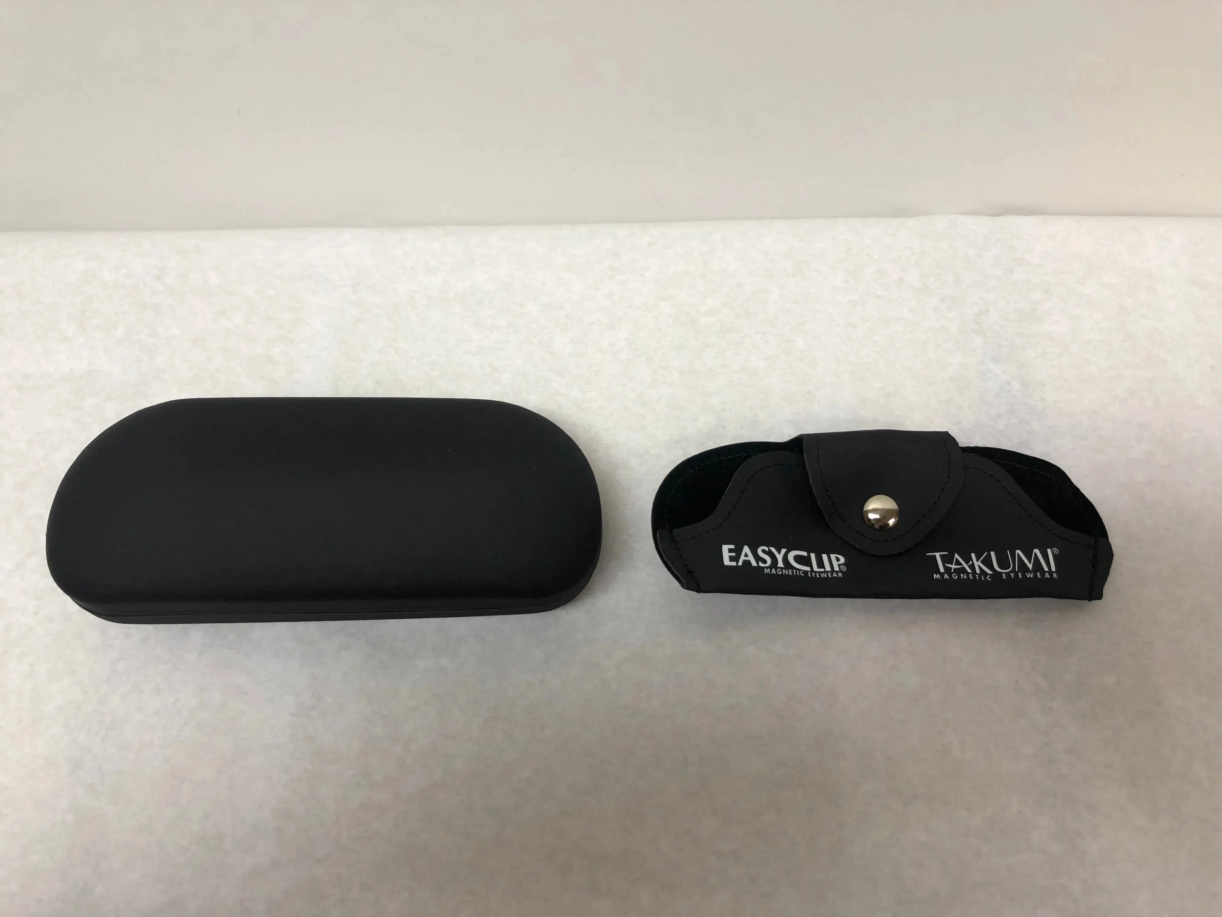 Takumi Magnetic Eyewear Black Optical Eyeglasses Hard Case | KMOPT-59