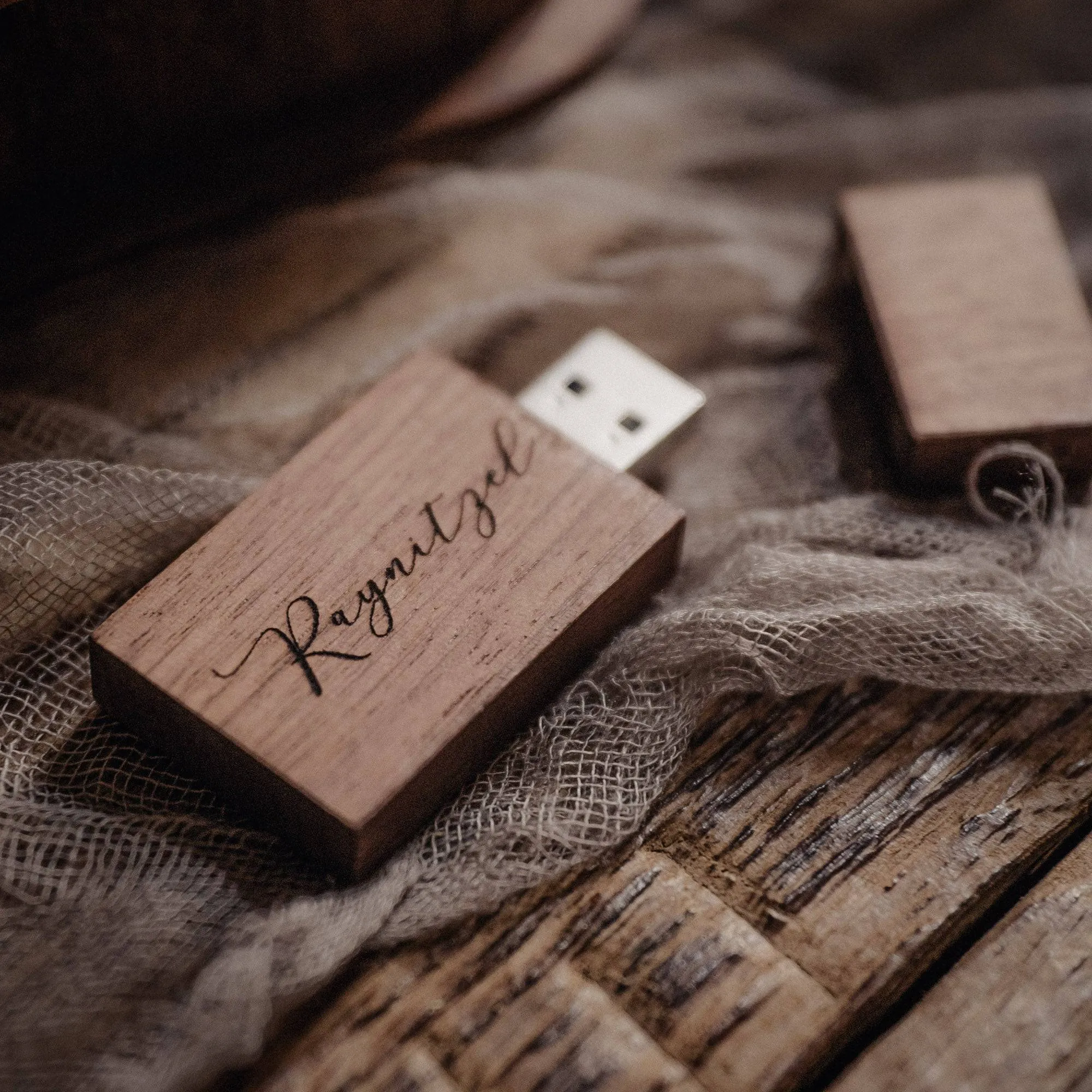 Wooden Photo Box in Vintage Style for Wedding Prints and USB Flash Drive